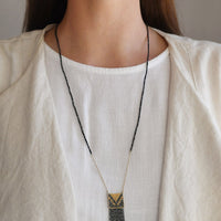 Long V Olakira Necklace  - SHINY GRAPHITE/GOLD/BLACK MOTTLE