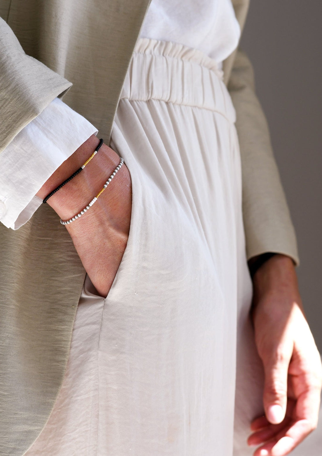 Endito Bracelet - GRAY/WHITE/GOLD