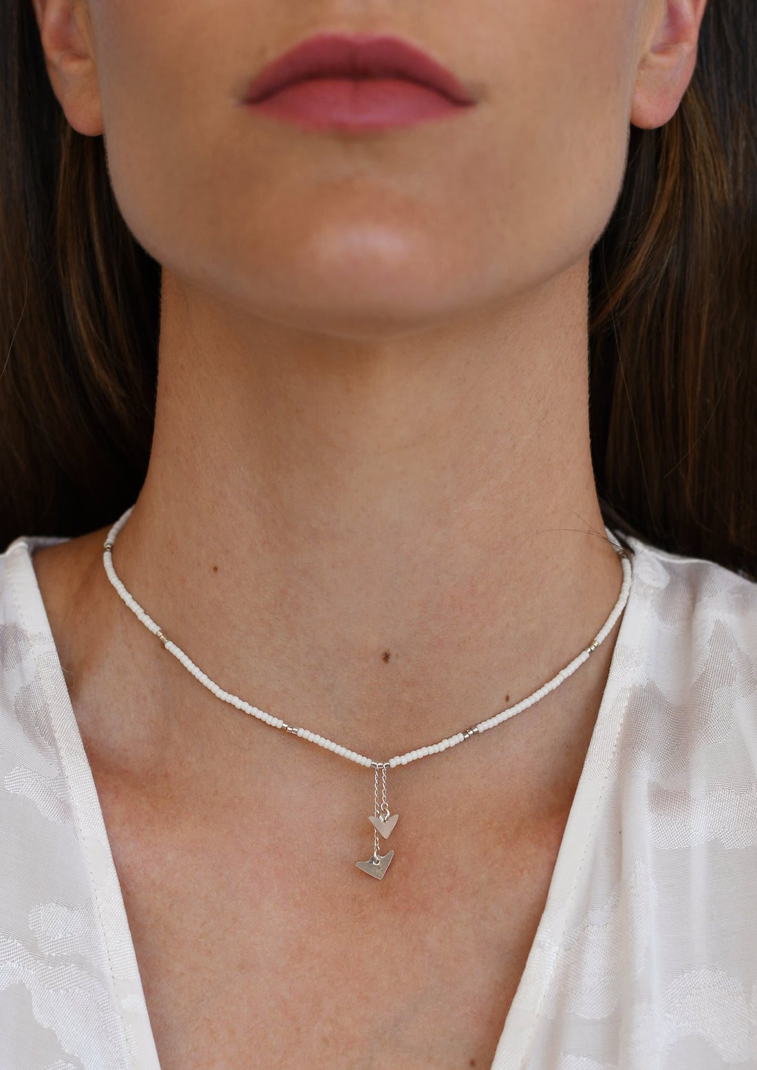 Neema Short Necklace - OFF WHITE/SILVER